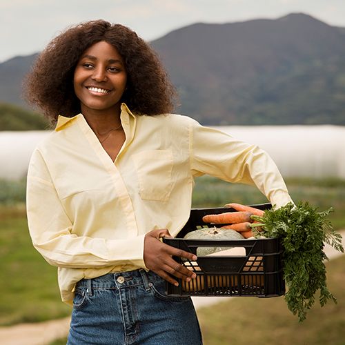 women-entrepreneur-carrying-veggies